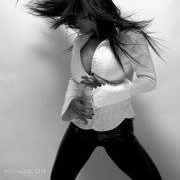Carla Reis Photo 16