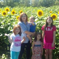 Sara Mclain Photo 3