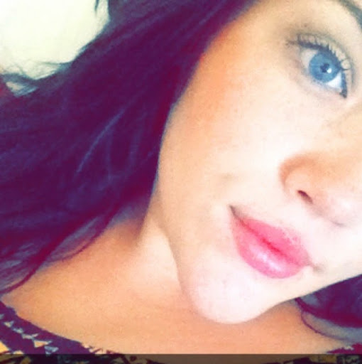 Laura Ali Photo 26