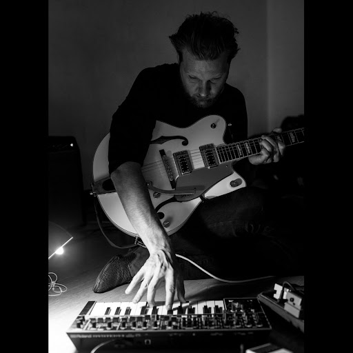 Alexander Wolfe Photo 21