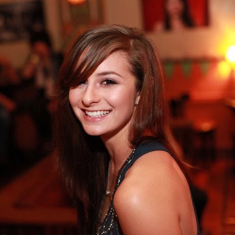 Amy Garrett Photo 24
