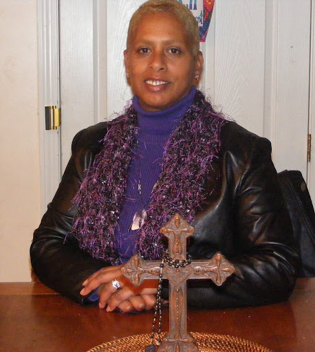 Theresa Holmes Photo 46