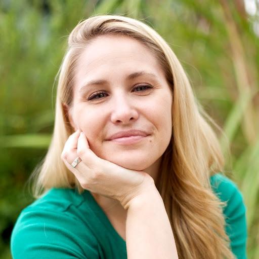 Melanie Hall Photo 39