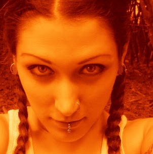 Sarah Six Photo 29