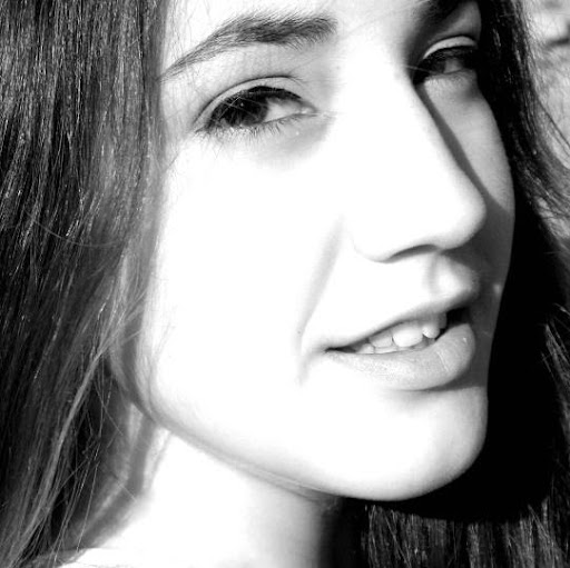 Ana Delgado Photo 22