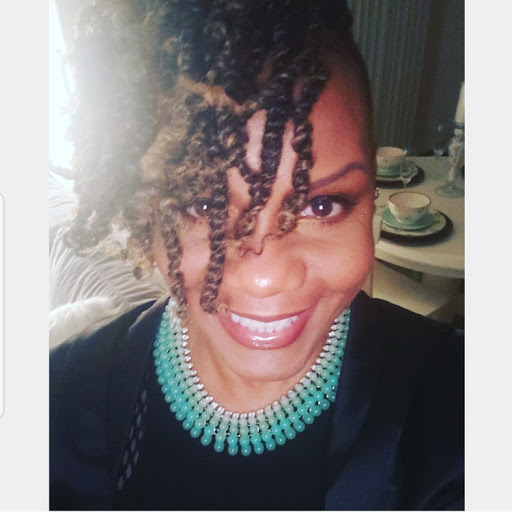 Yvette Smith Photo 25