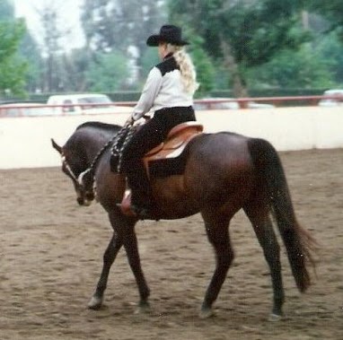 Gina Cunningham Photo 27