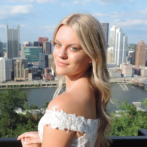 Ashley Sweeney Photo 16