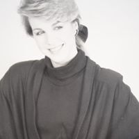 Angela Finch Photo 31
