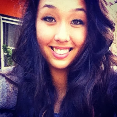 Holly Matthews Photo 7