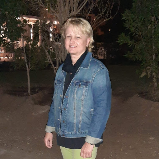 Barbara Lutz Photo 37