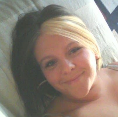 Nicole Moore Photo 32