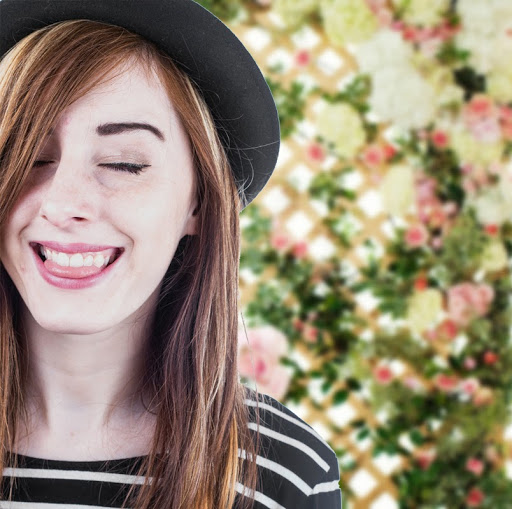 Hayley Moore Photo 8