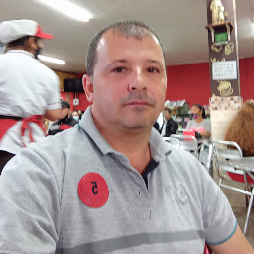 Uriel Giraldo Photo 16