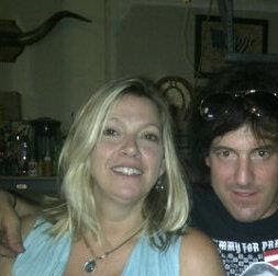 Lynn Flores Photo 22