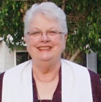 Elizabeth Crews Photo 14