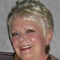 Linda Lindquist Photo 11