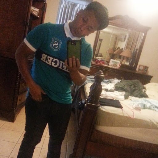 Christian Robles Photo 11