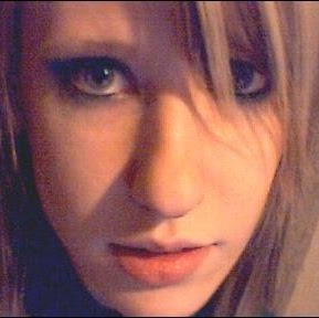 Grace Holmes Photo 37