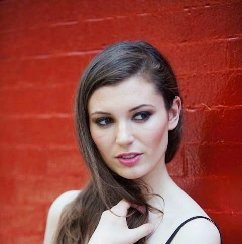 Dominique Fisher Photo 28