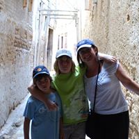 Michelle Arnold Photo 10