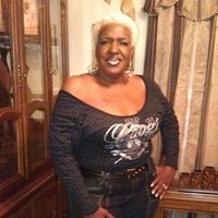 Gloria Lowe Photo 38