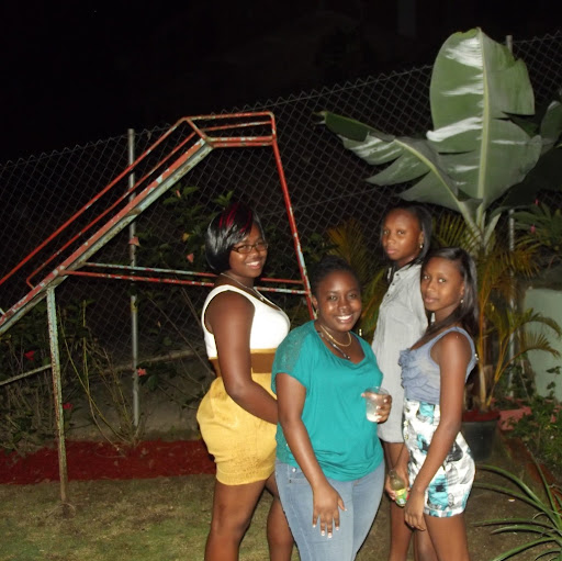 Tisha Robinson Photo 17