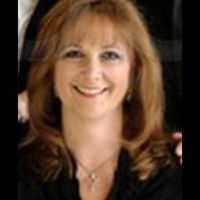 Julie Hummel Photo 27