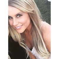 Courtney Roberts Photo 34