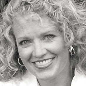 Amy Woodward Photo 35