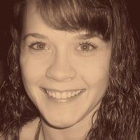 April Darnell Photo 7
