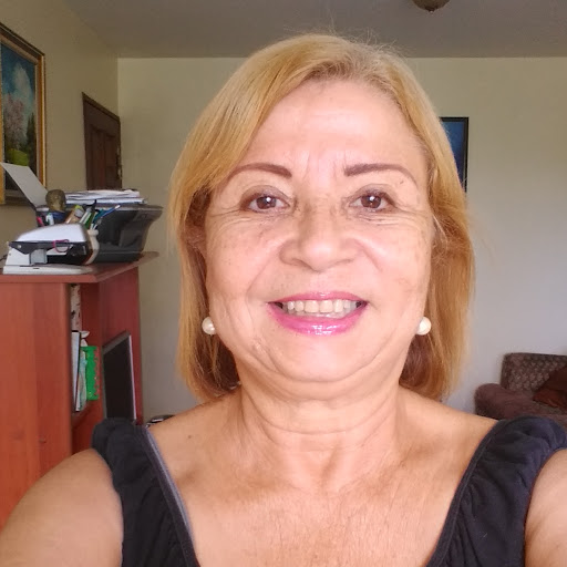 Reyna Pineda Photo 24