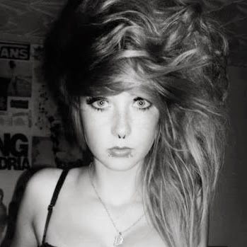 Amy Finch Photo 34