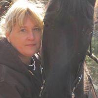 Debra Calvert Photo 9