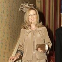 Elizabeth Nicholson Photo 34