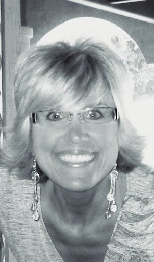 Debbie Francis Photo 15