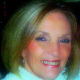 Elizabeth Moseley Photo 41