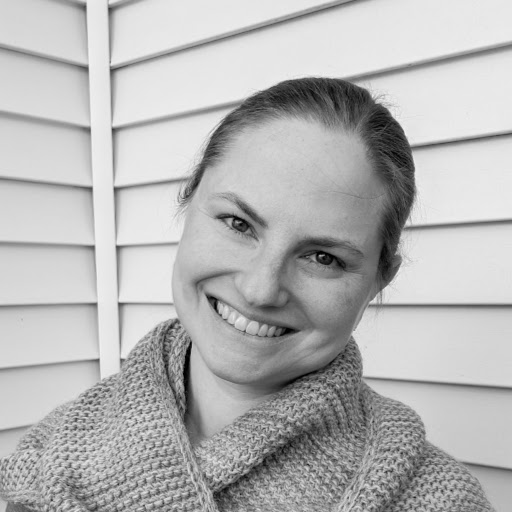 Stephanie Sullivan Photo 13