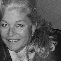 Ann Neal Photo 32