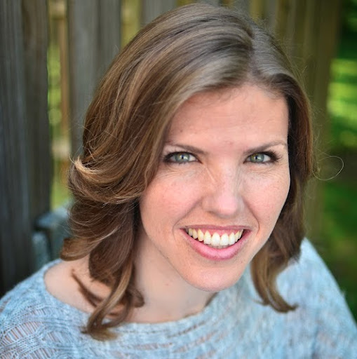 Sarah Maines Photo 28