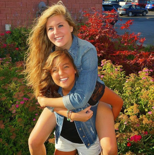 Danielle Gillespie Photo 8