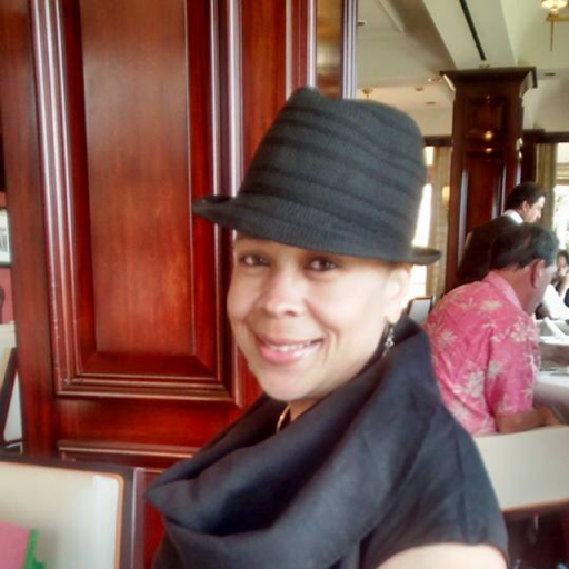 Robyn Carter Photo 29