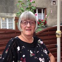 Linda Scarborough Photo 29