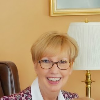 Sue Lynch Photo 29