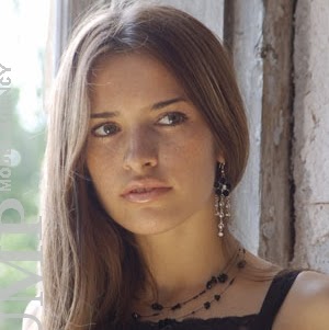 Jennifer Sparrow Photo 31