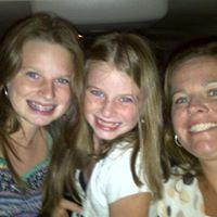Shannon Cahill Photo 11