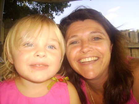 Erin Campbell Photo 35