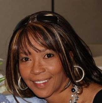 Debra Gomez Photo 13