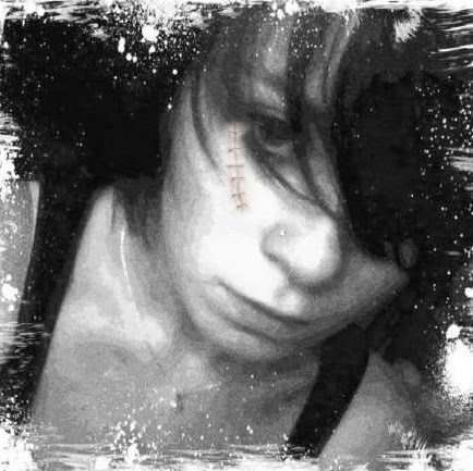 Elizabeth Benson Photo 27