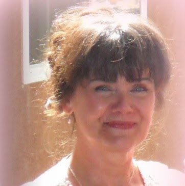 Lisa Groves Photo 30